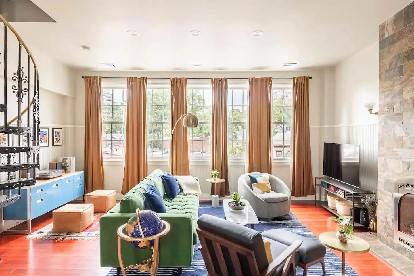 Lofty & Bright Greenwich Getaway W Private Rooftop New York Apartment
