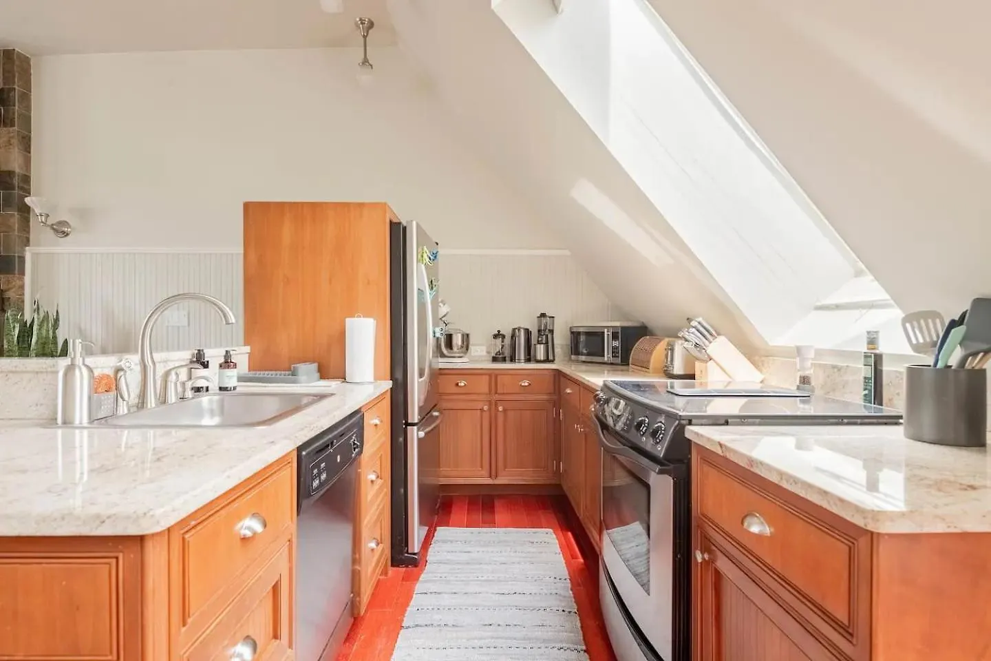 Lofty & Bright Greenwich Getaway W Private Rooftop New York